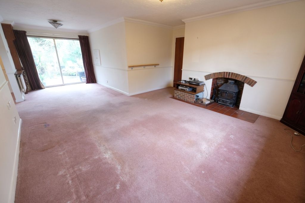 Property photo 3 of 32 Sitting/Dining Room