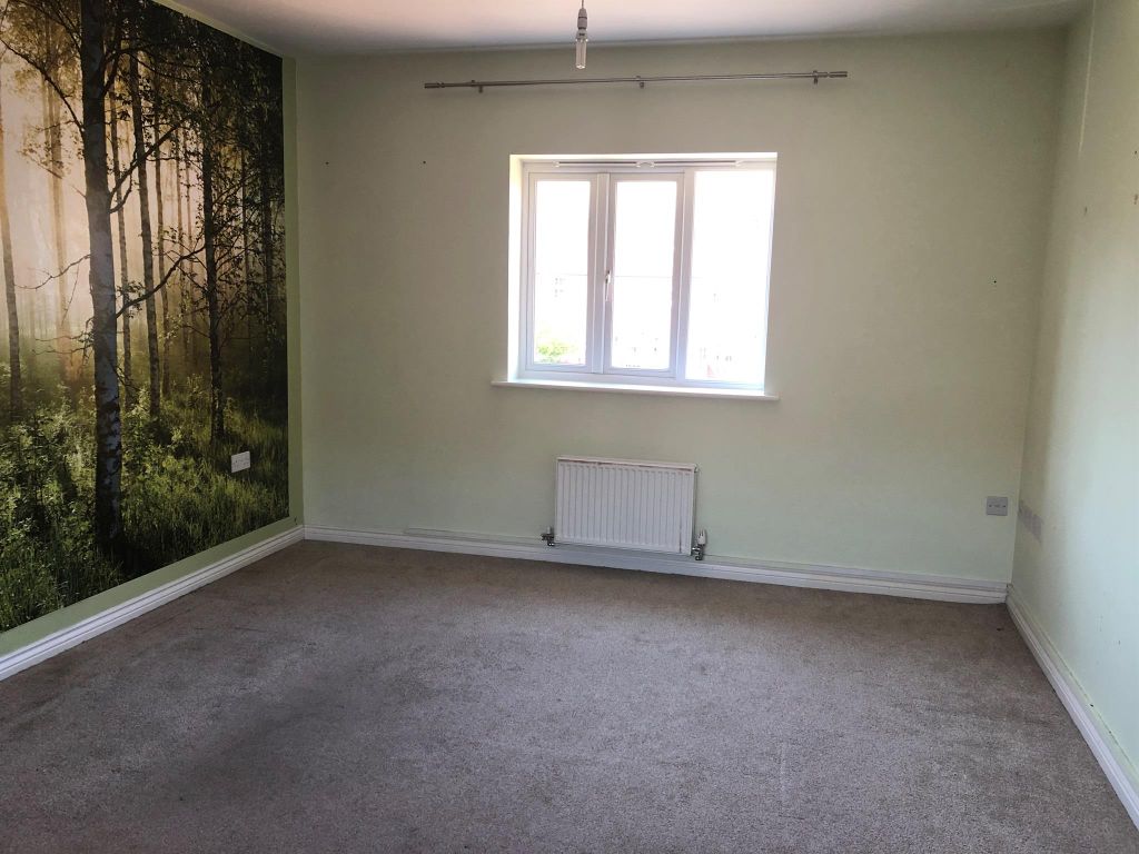 Property photo 3 of 5 Living Room