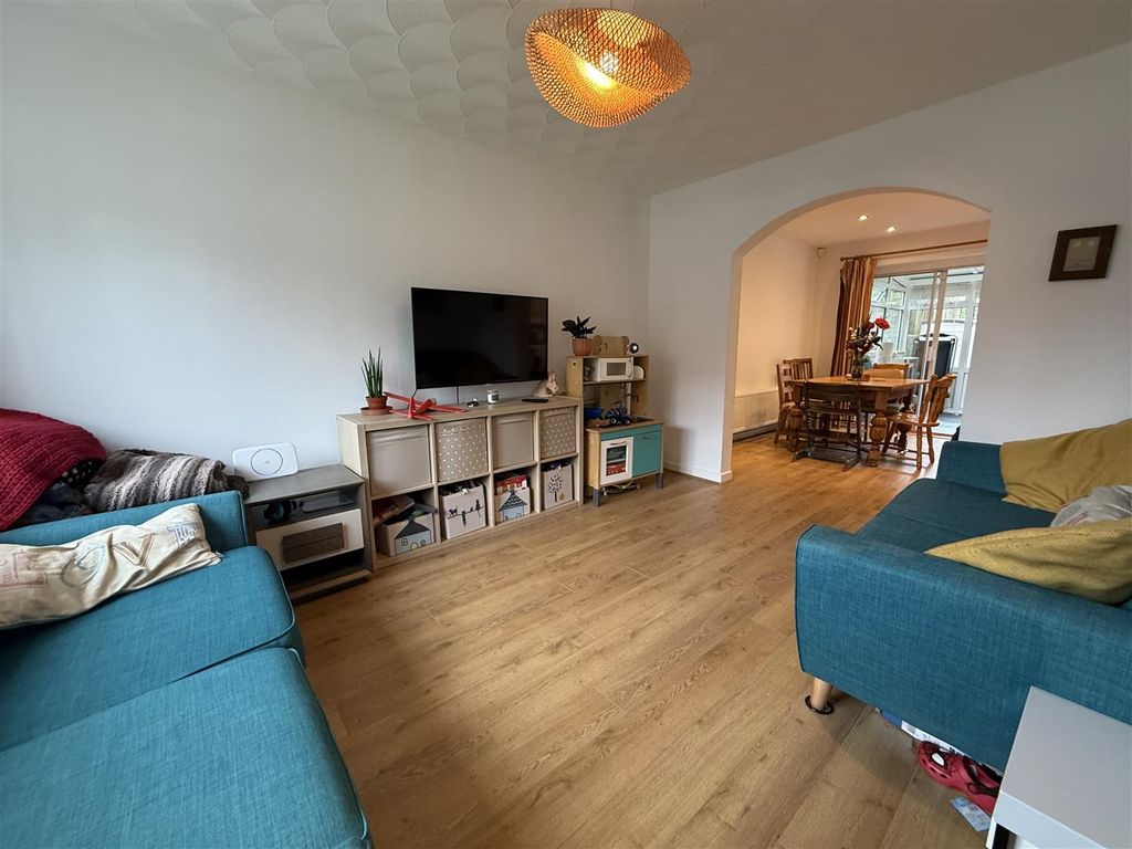 Property photo 2 of 20