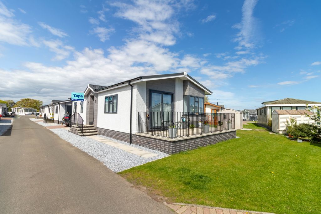 Property photo 1 of 24 43D Barry Downs