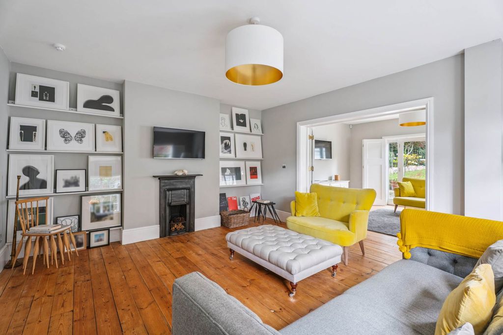 Property photo 3 of 32