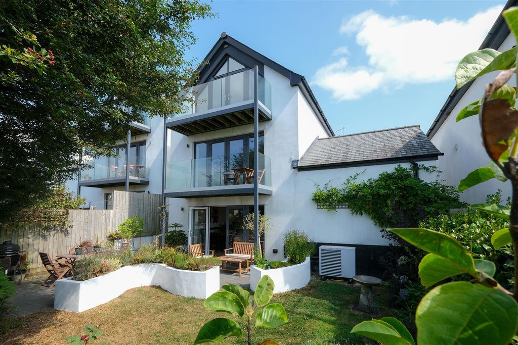 Property photo 1 of 24 Parry 4 Farriers Way Widegates-34.Jpg