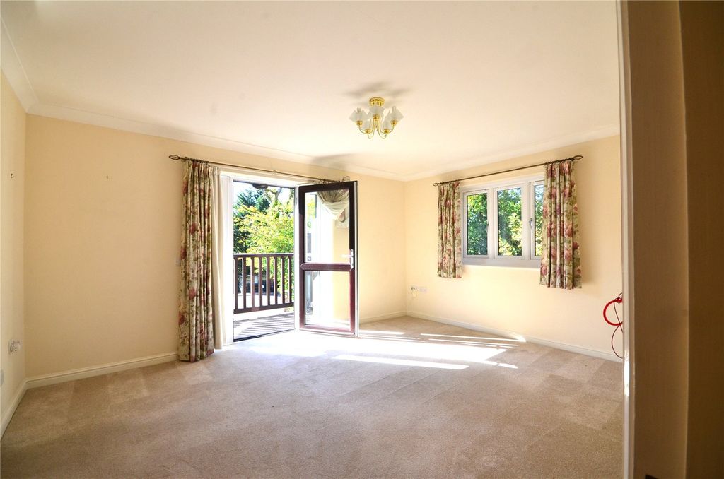 Property photo 2 of 18 Lounge/Diner