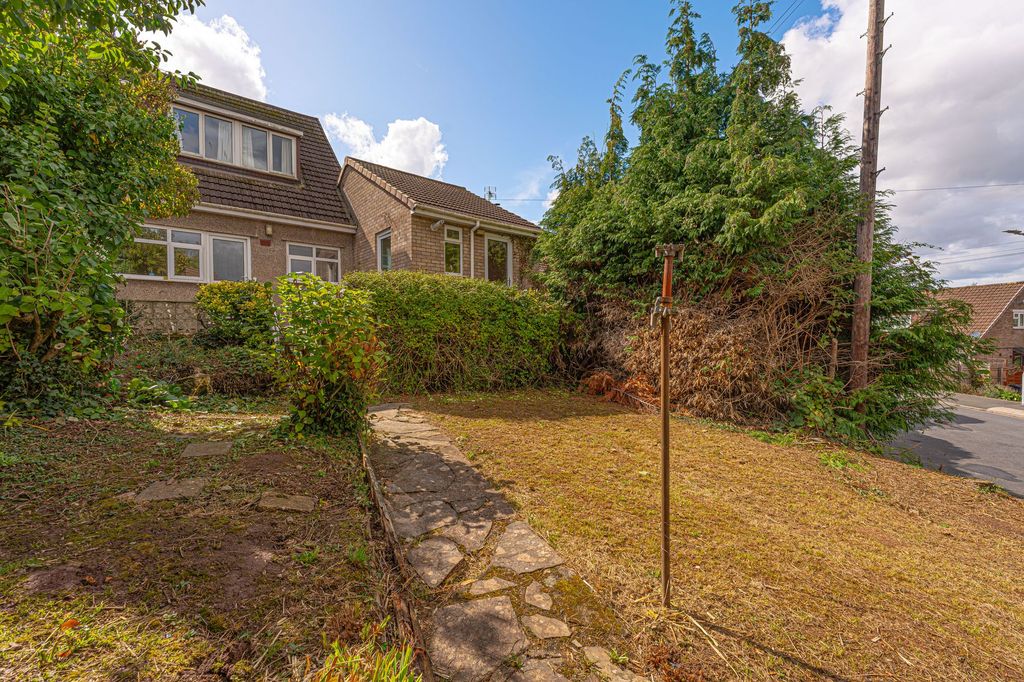 Property photo 2 of 29