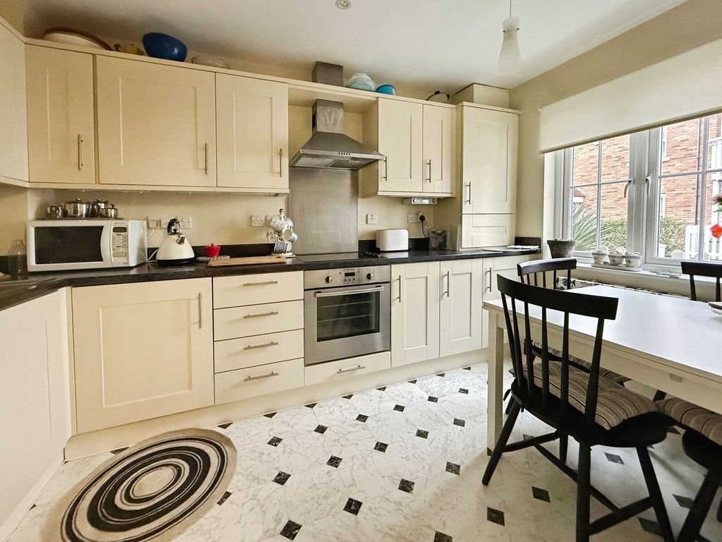 Property photo 3 of 11 Kitchen/Diner