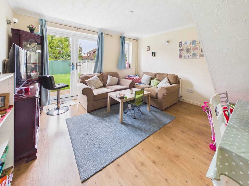 Property photo 2 of 11 Giraffe360-Still006