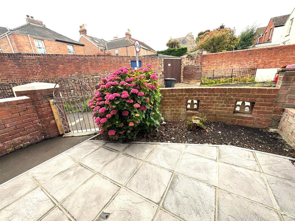 Property photo 2 of 16 Front Garden.Jpg