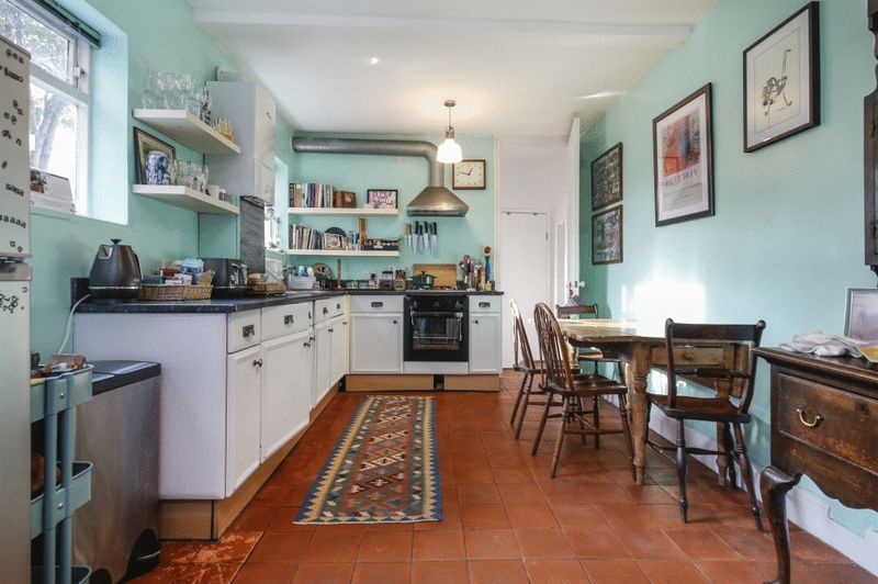 Property photo 3 of 6 Photo 5