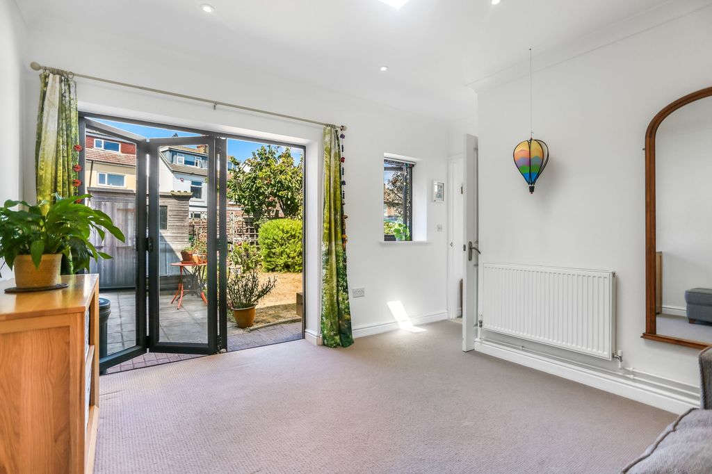 Property photo 1 of 22