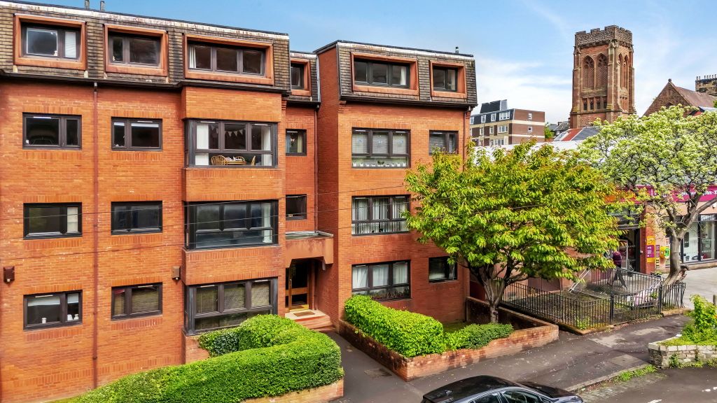 Property photo 1 of 19 4-Print-12 Novar Drive Flat Gl_22