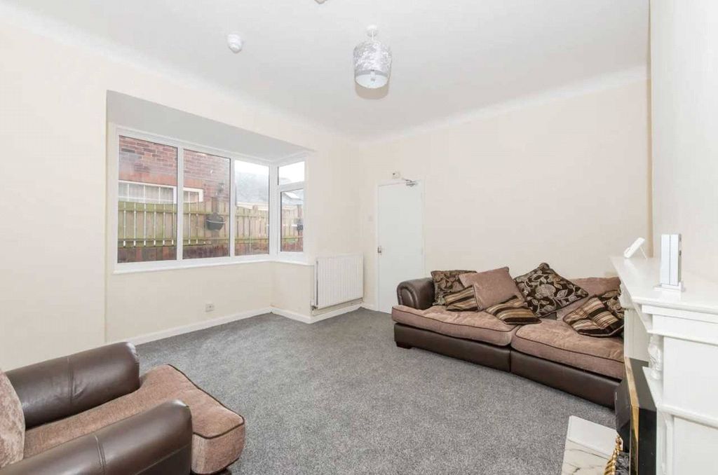 Property photo 3 of 9 Picture No. 06