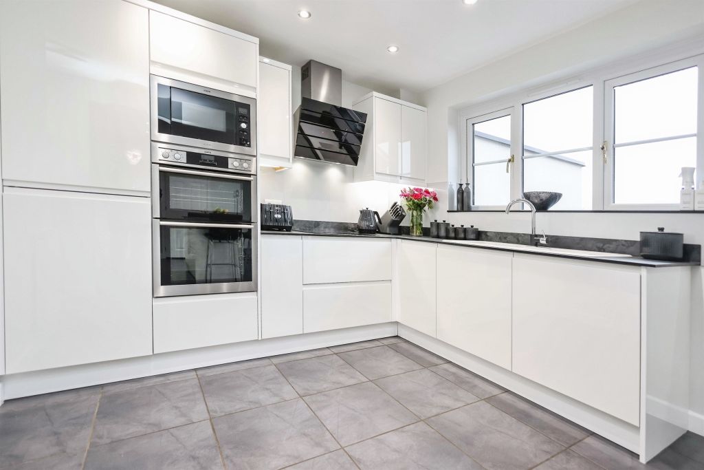 Property photo 2 of 29