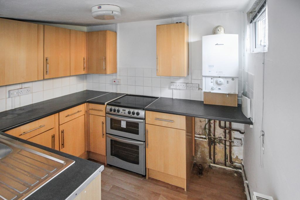 Property photo 2 of 15 92 Ninfield Road, Bexhill On Sea, Tn39 5Bb