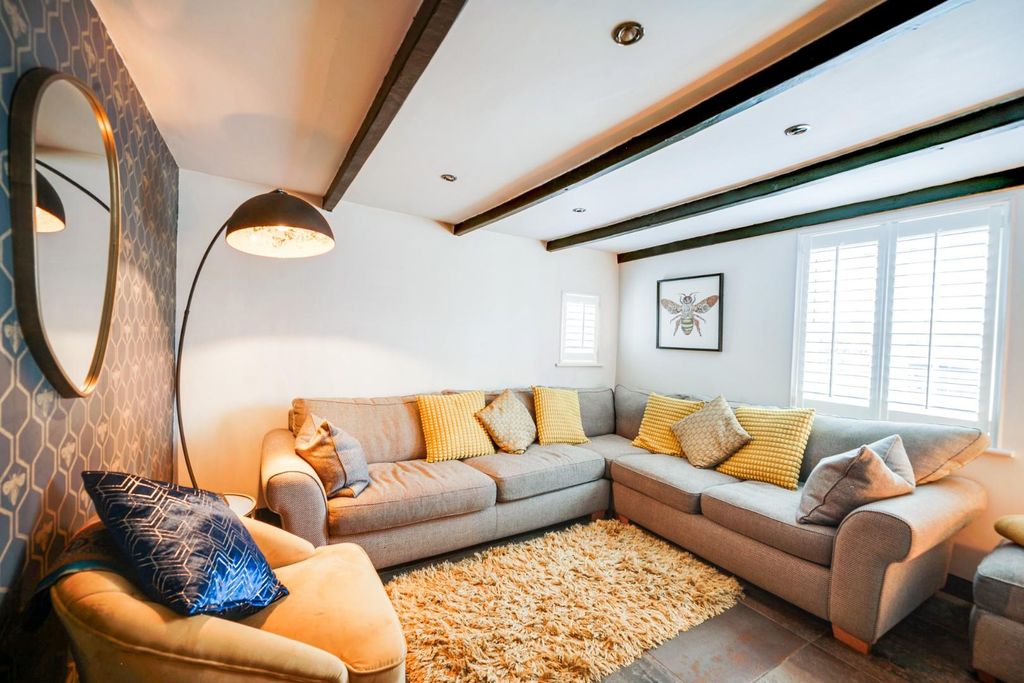 Property photo 3 of 31