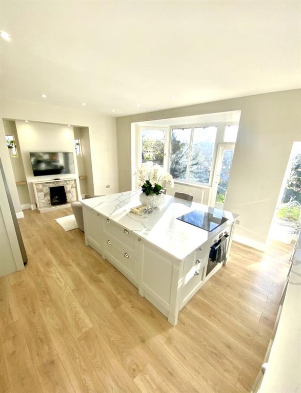Property photo 1 of 22 Kitchen