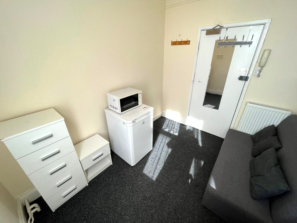 Property photo 3 of 21