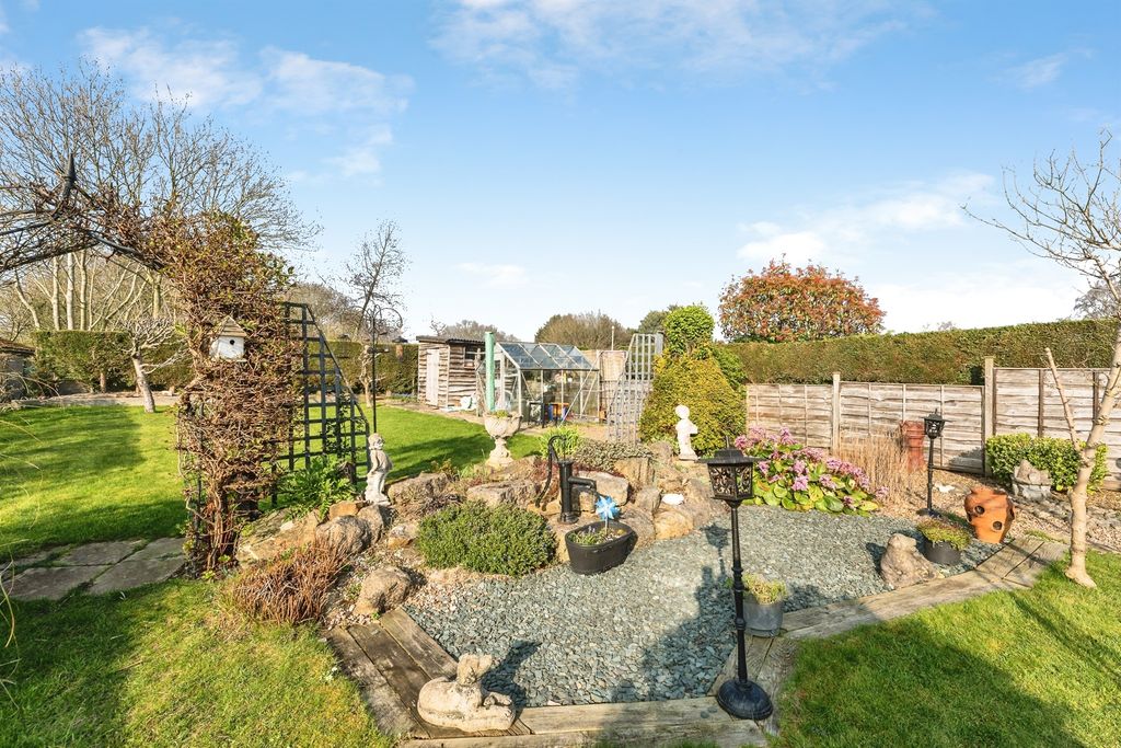 Property photo 2 of 13