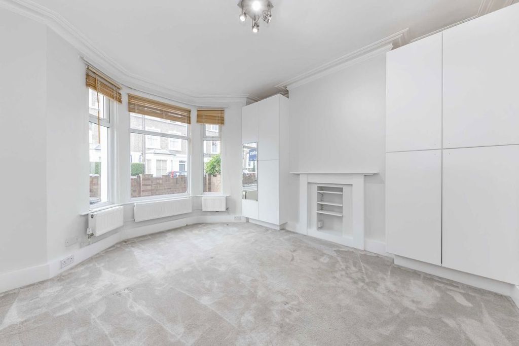 Property photo 2 of 6