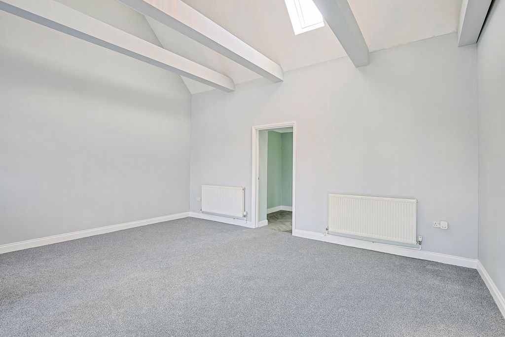 Property photo 3 of 15 Pbox-Img.Jpg