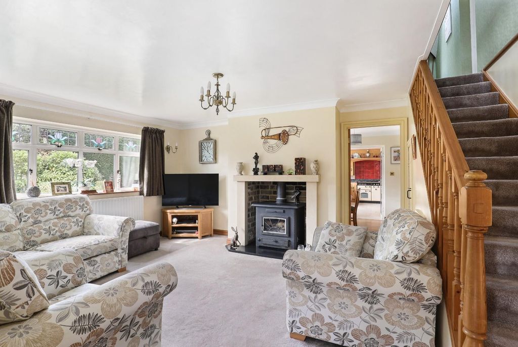 Property photo 3 of 38 Ph44_6480539.Jpg