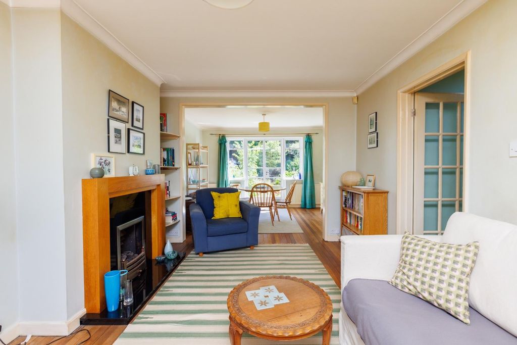 Property photo 1 of 32 33 Overndale Road-18.Jpg