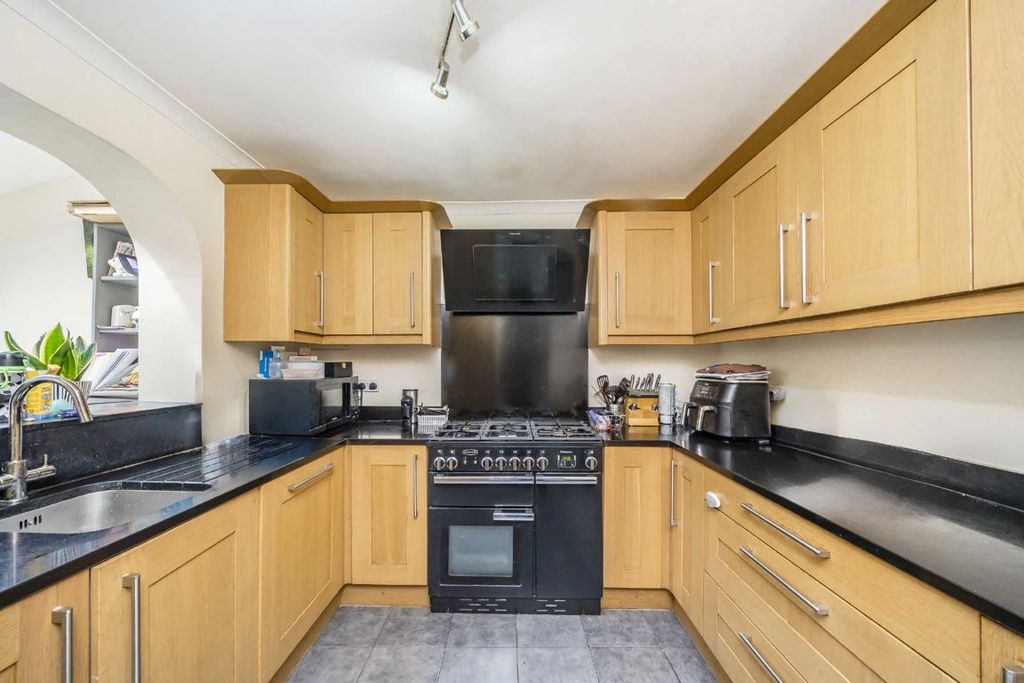 Property photo 3 of 7