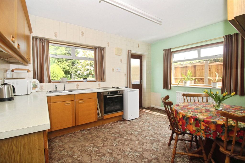 Property photo 3 of 12 Kitchen/Diner