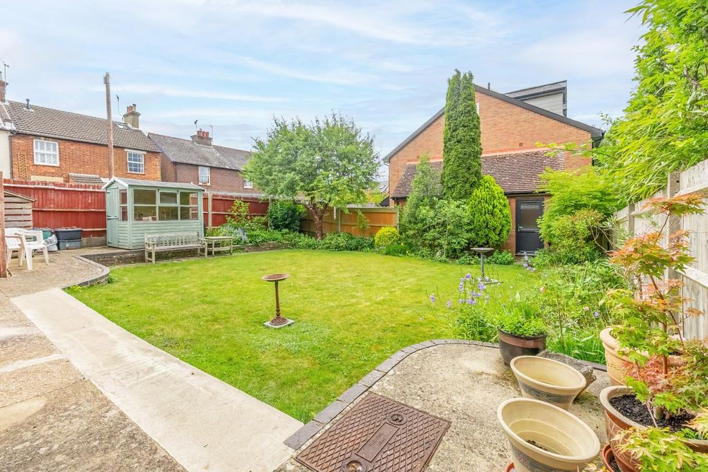 Property photo 2 of 18