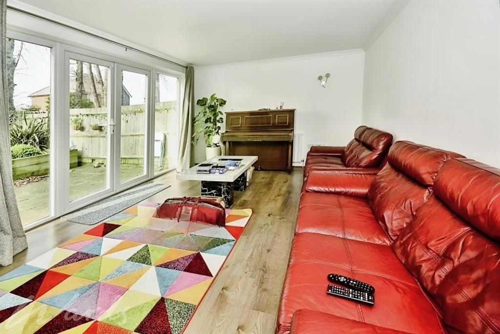 Property photo 3 of 23 Beech Lounge