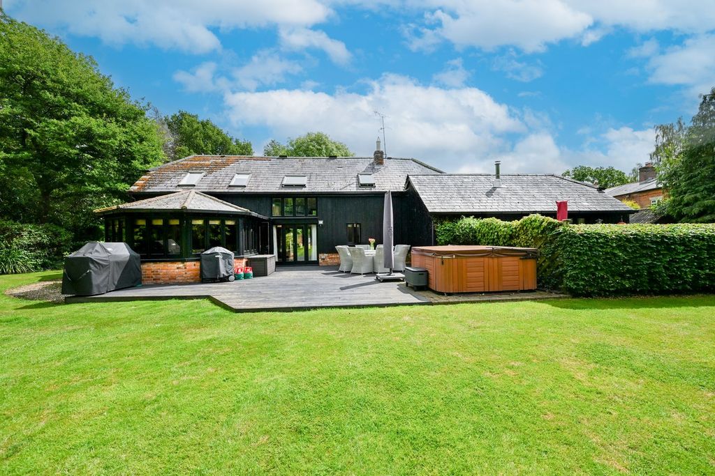 Property photo 1 of 18