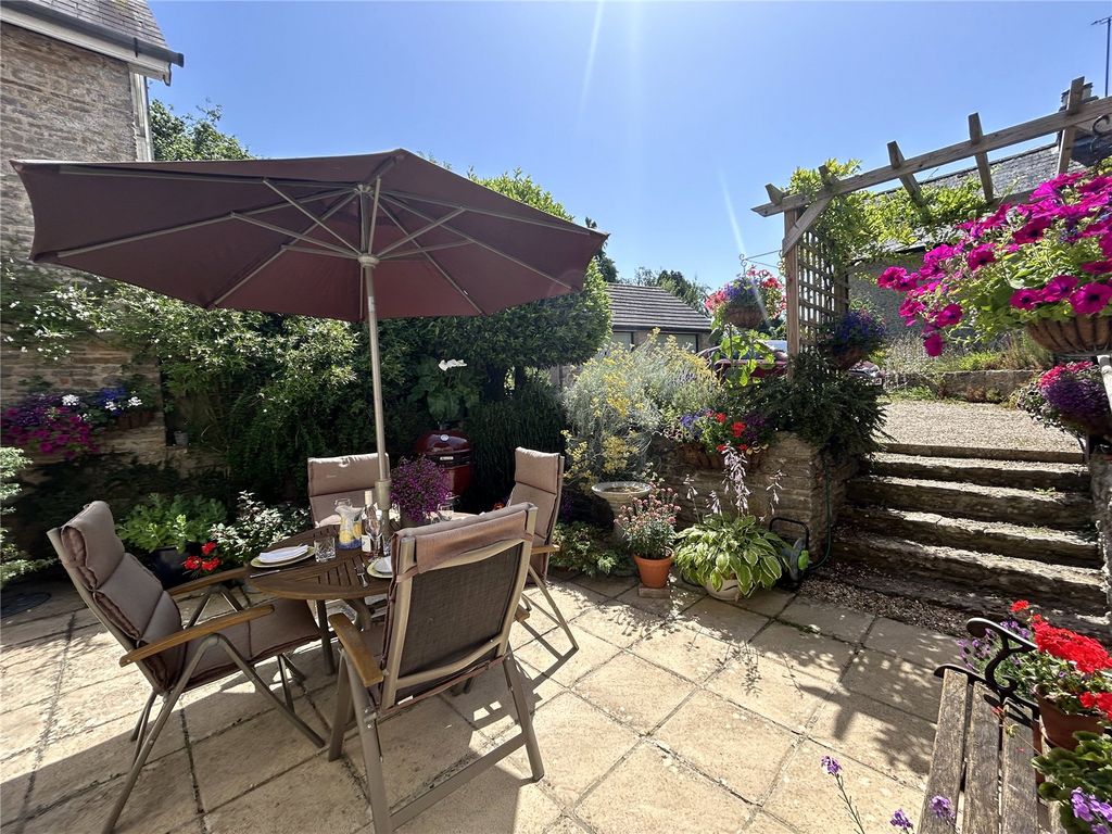 Property photo 3 of 31 Picture No. 32