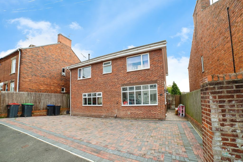 Property photo 1 of 19