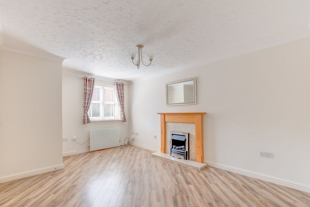 Property photo 2 of 15 Picture No. 10