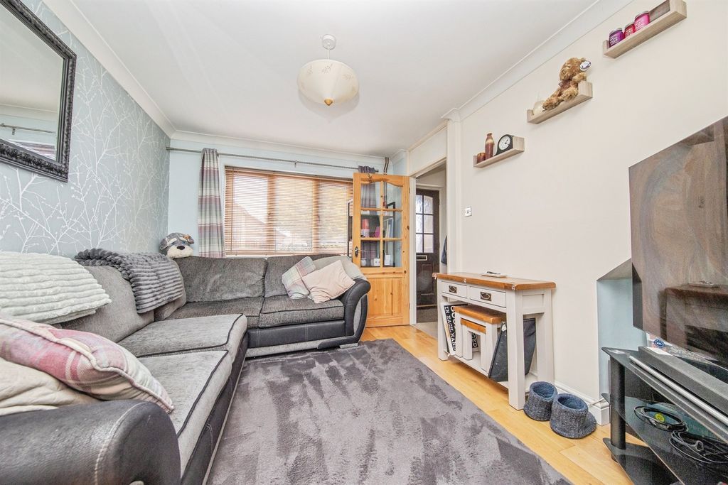 Property photo 2 of 14