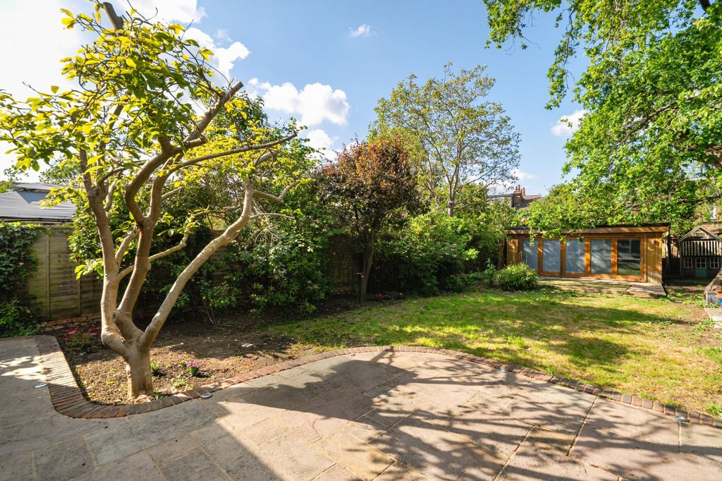 Property photo 2 of 17 Picture No. 20
