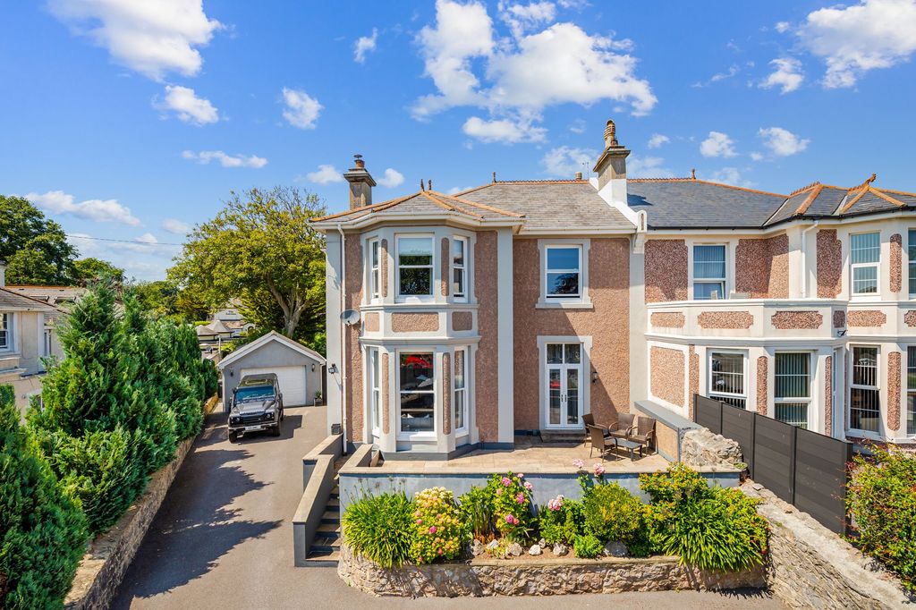 Property photo 1 of 60