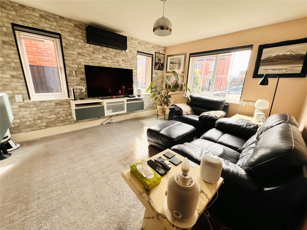 Property photo 3 of 17 Picture No. 04