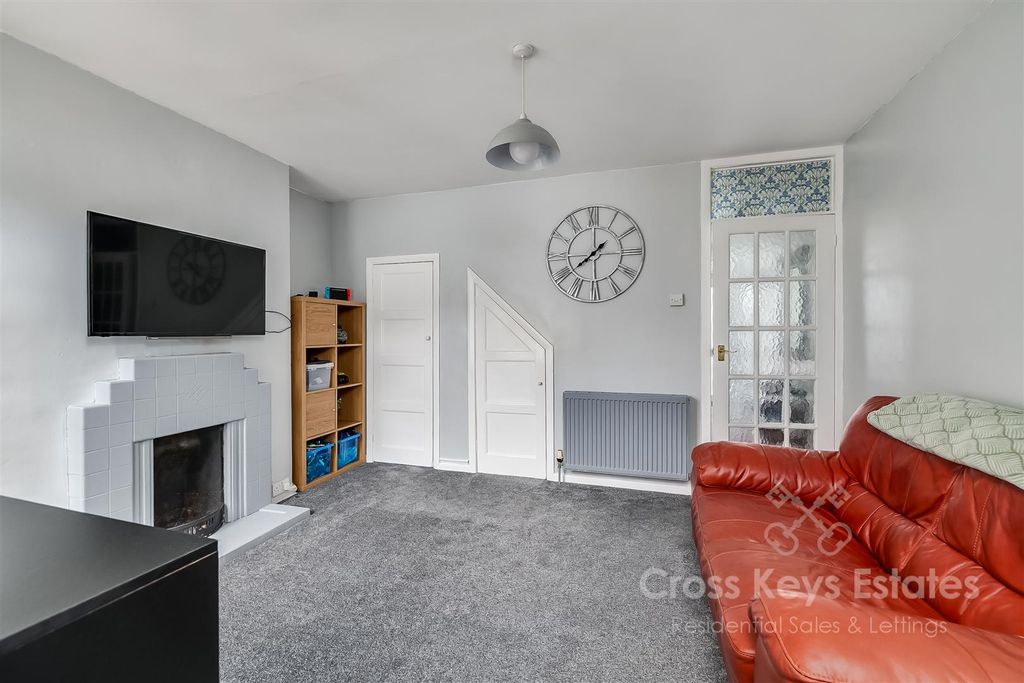Property photo 3 of 19 Sitting Room