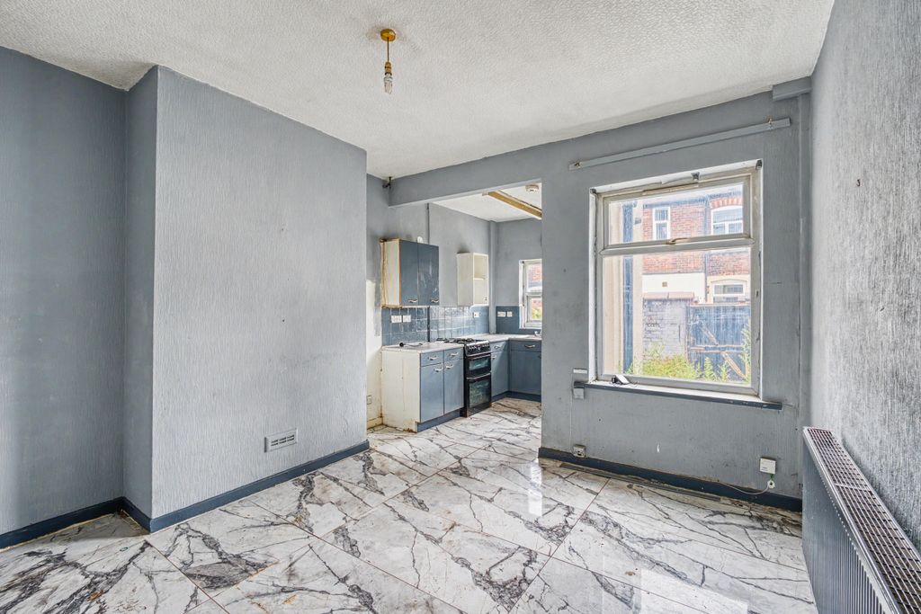 Property photo 2 of 17 21 Densmore Street, Failsworth, Manchester, Greater Manchester, M35 0Fy