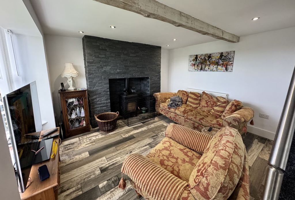 Property photo 2 of 37