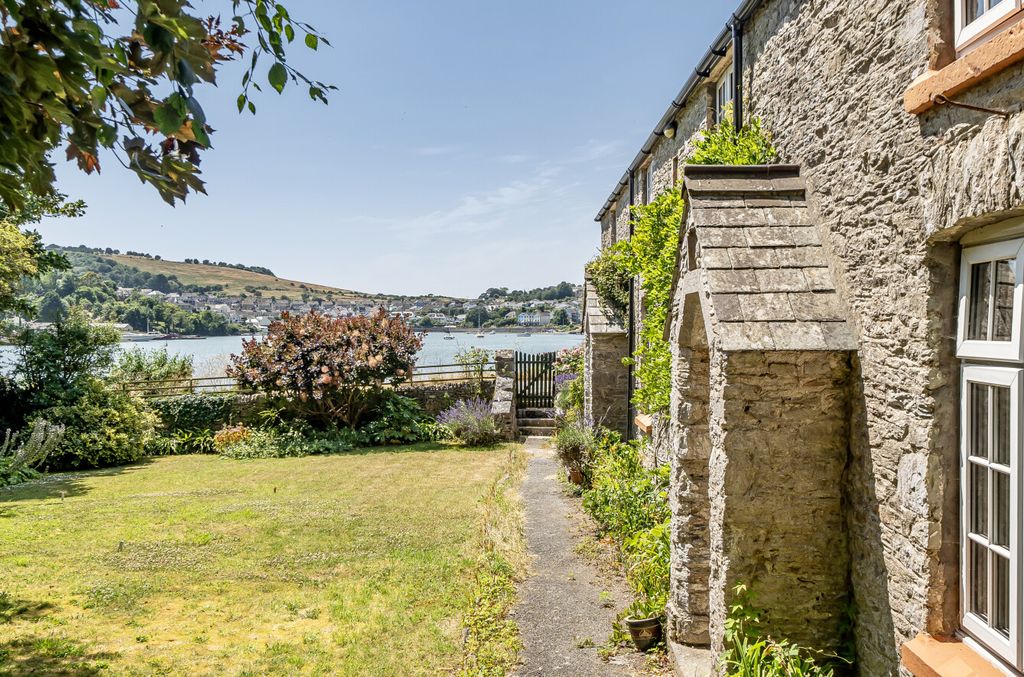 Property photo 3 of 11 1486538 (12)