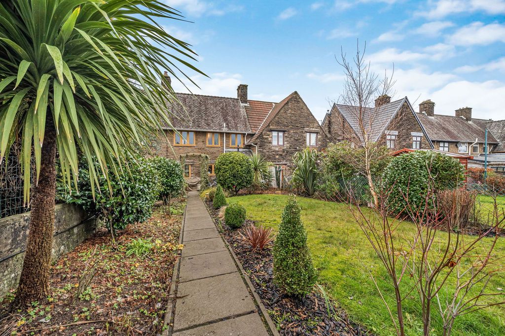 Property photo 3 of 30