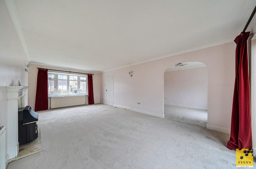 Property photo 2 of 17 186Bdb51-4955-4365-Bf99-B5ce17d48268.Jpg