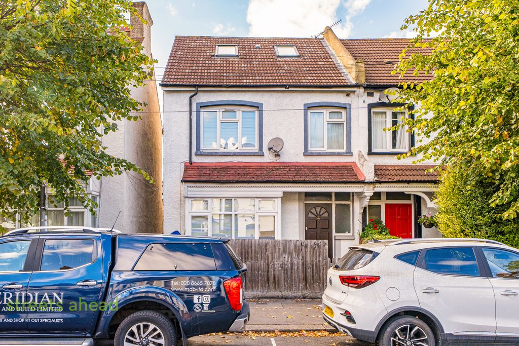 Property photo 2 of 17 d02Ca290-93Ec-49A...