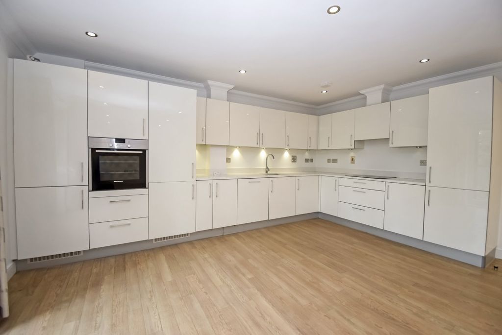 Property photo 3 of 15 Kitchen