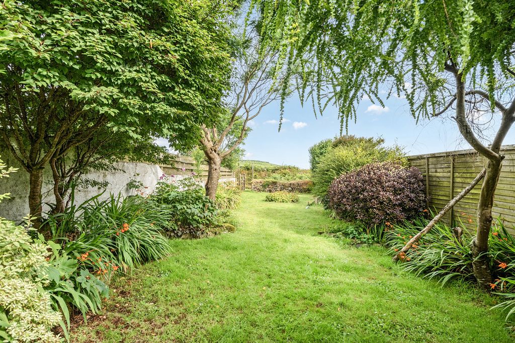 Property photo 3 of 21
