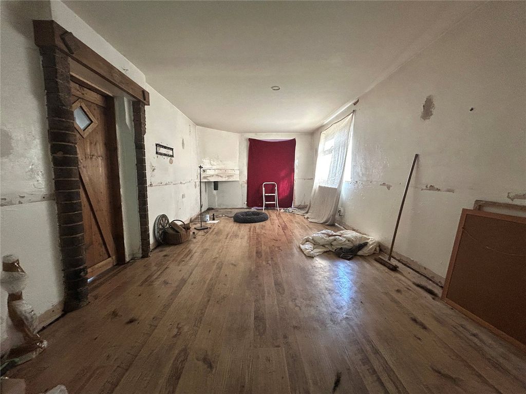 Property photo 2 of 19 Picture No. 27