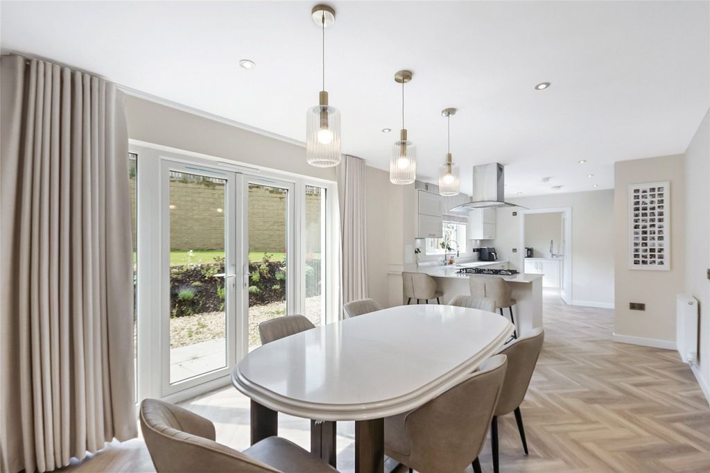 Property photo 2 of 20 Dining/Kitchen