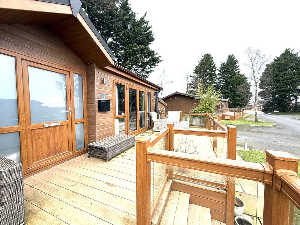 Property photo 3 of 27