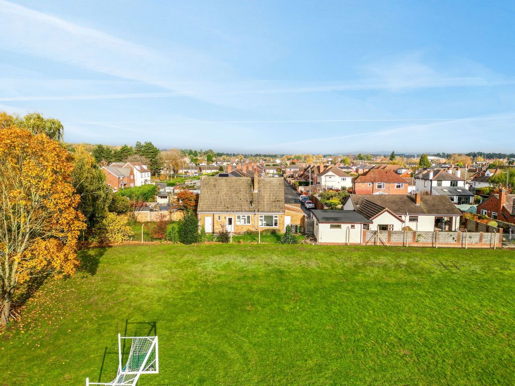 Property photo 1 of 19 40 Woodbury Road North